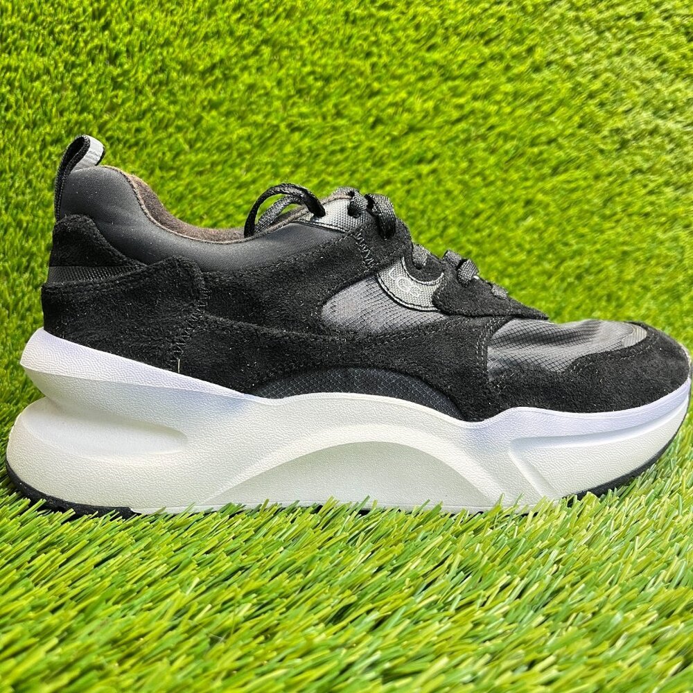 UGG LA Hills Womens Size 7 Black White Athletic Running Walking Shoes Sneakers